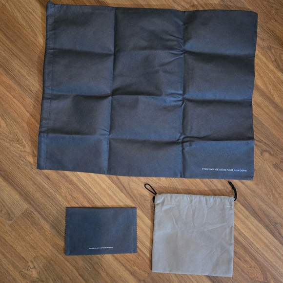 Matt & Nat Dust Bags Set - Picture 2 of 6